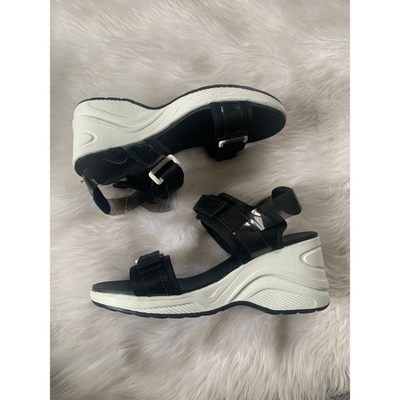 Blondo Sandals - Picture 1 of 7